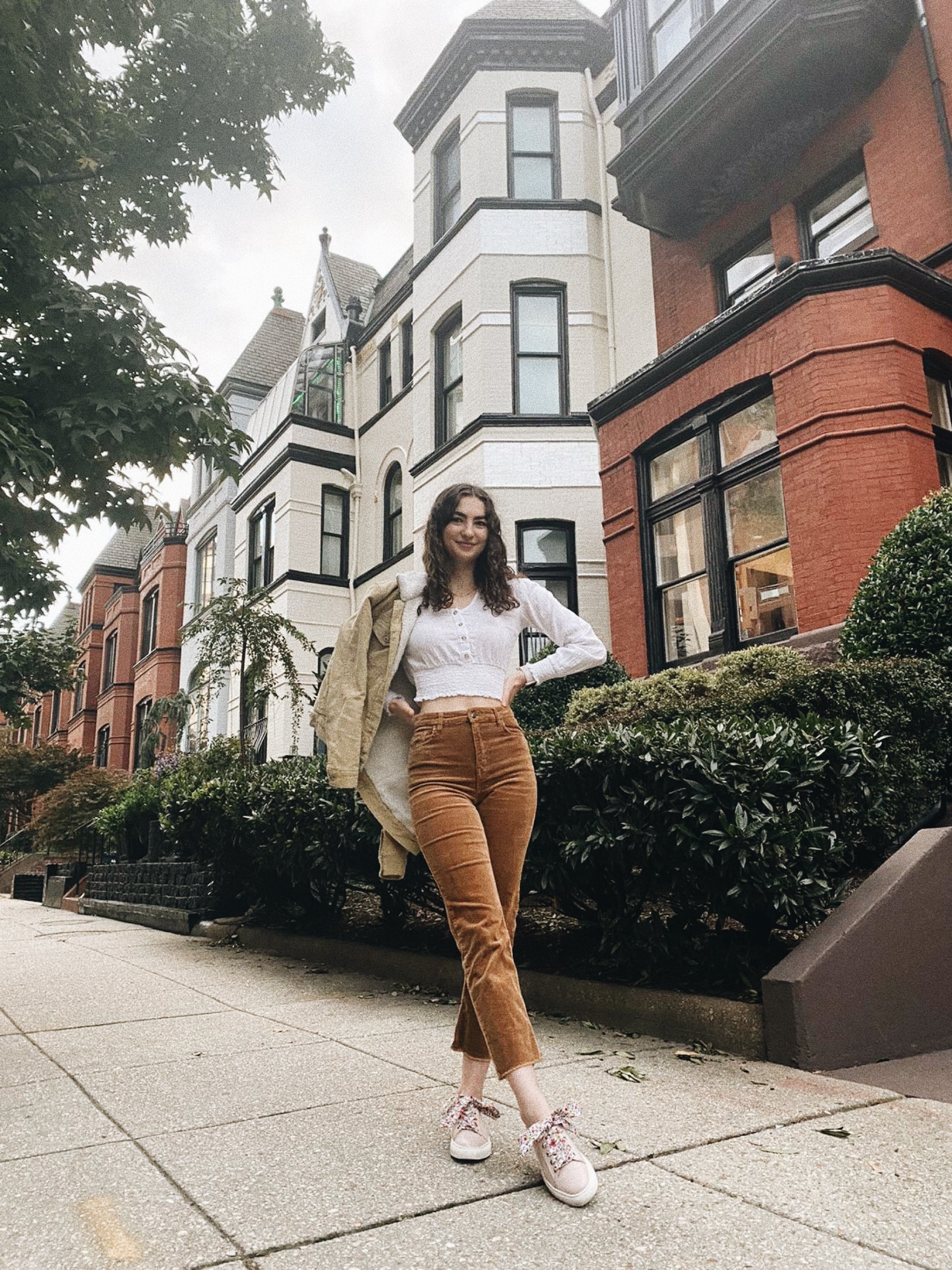 What To Wear With Brown Pants: Best Ideas And Style Guide 2020